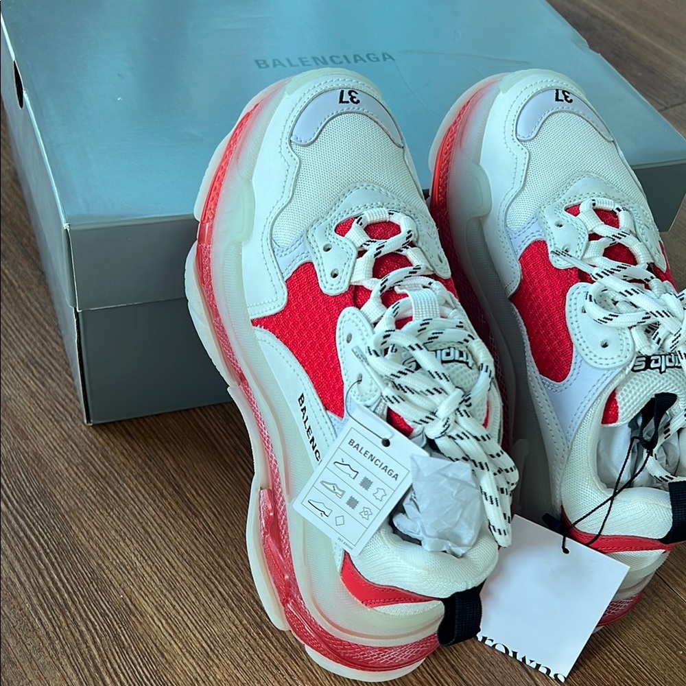 Balenciaga Sneakers (New) - Picture 3 of 3